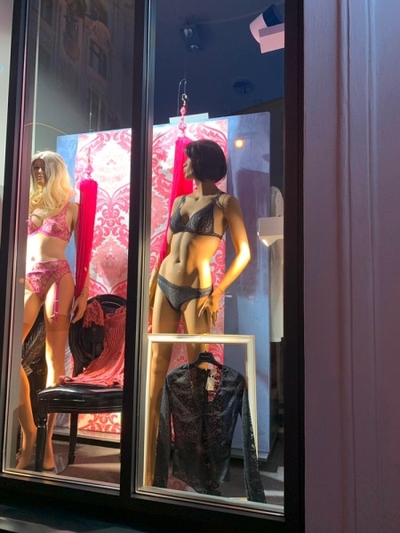 auslage_schwarz-pink