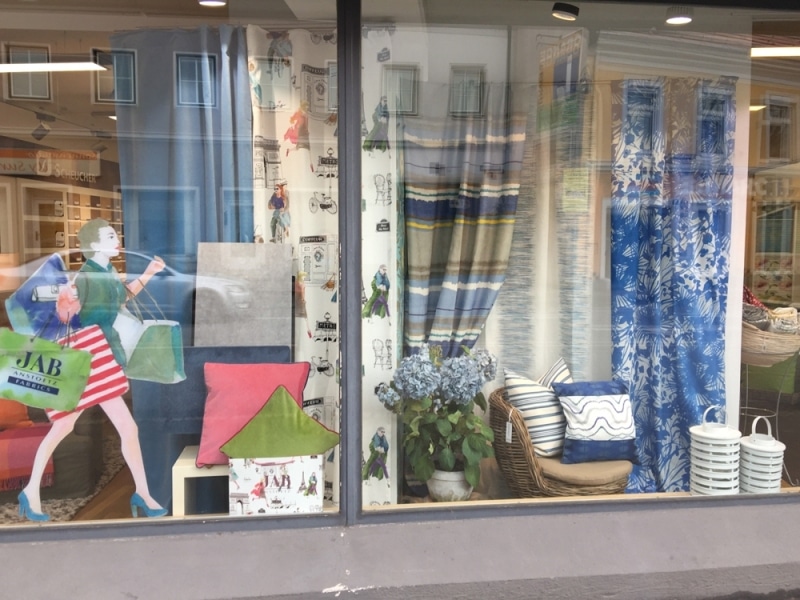 schaufenster_blau_textil