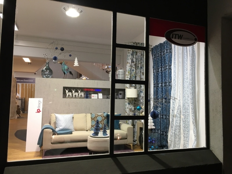 schaufenster_sofa