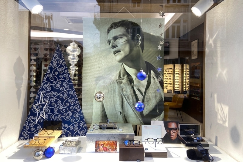 auslage_blau_optiker